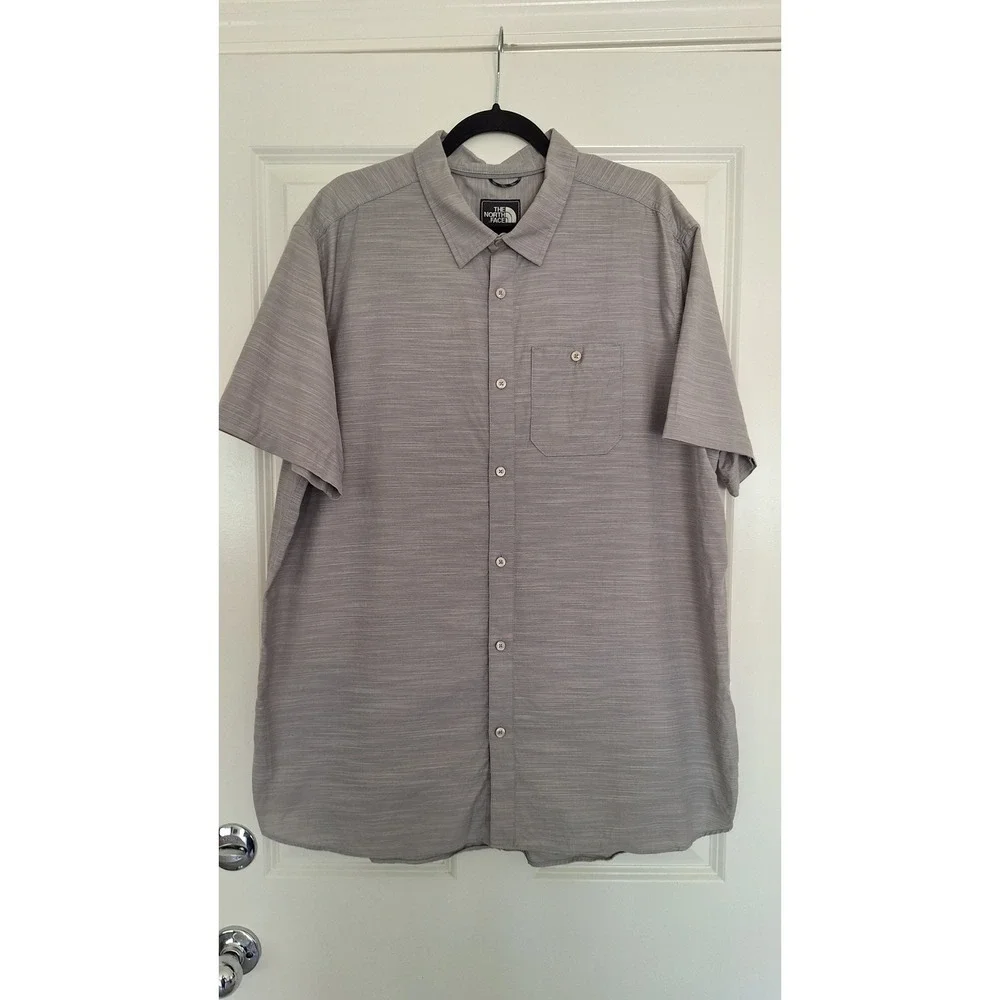 The North Face Shirt Men's XXL Gray Short‎ Sleeve Cotton Button-Up